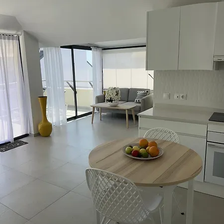 Sunshine Apartment *